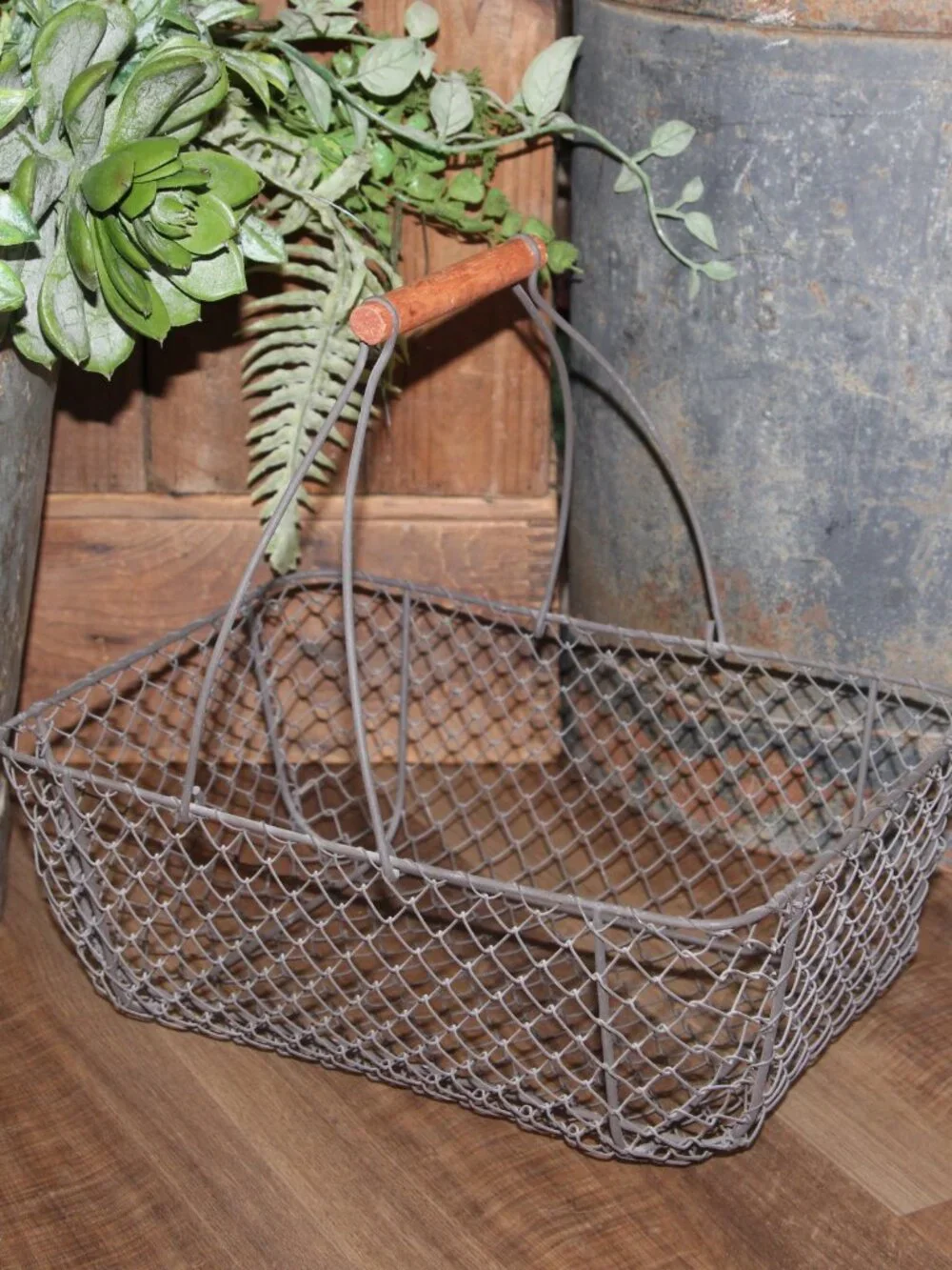 Large Rustic French Country Farmhouse Iron Chicken Wire Gathering Basket